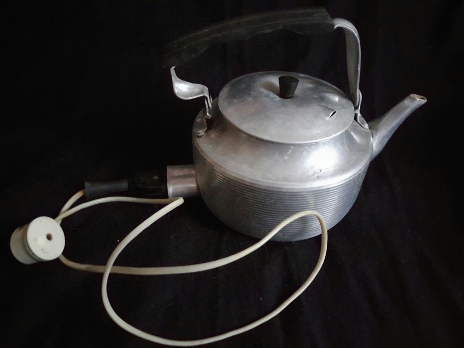Чайник електричний