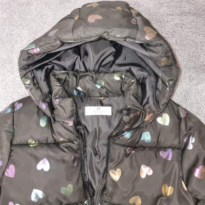 Kurtka zimowa pikowana z serduszkami H&M rozmiar 122/128