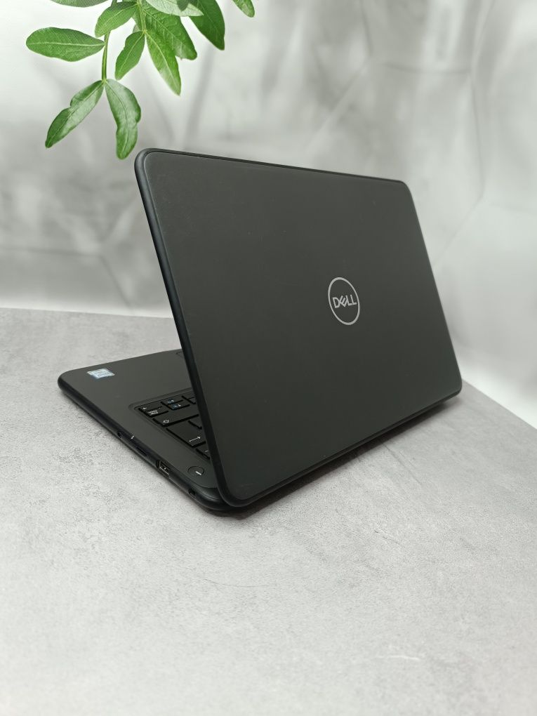 Ноутбук Dell Latitude 3300/i3-7020U/8/256GB/13.2 " HD/Гарантія 9 м.