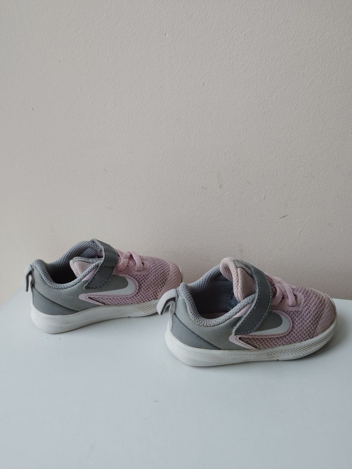 Trampki Nike różowy dla dziewczynek rozmiar 22