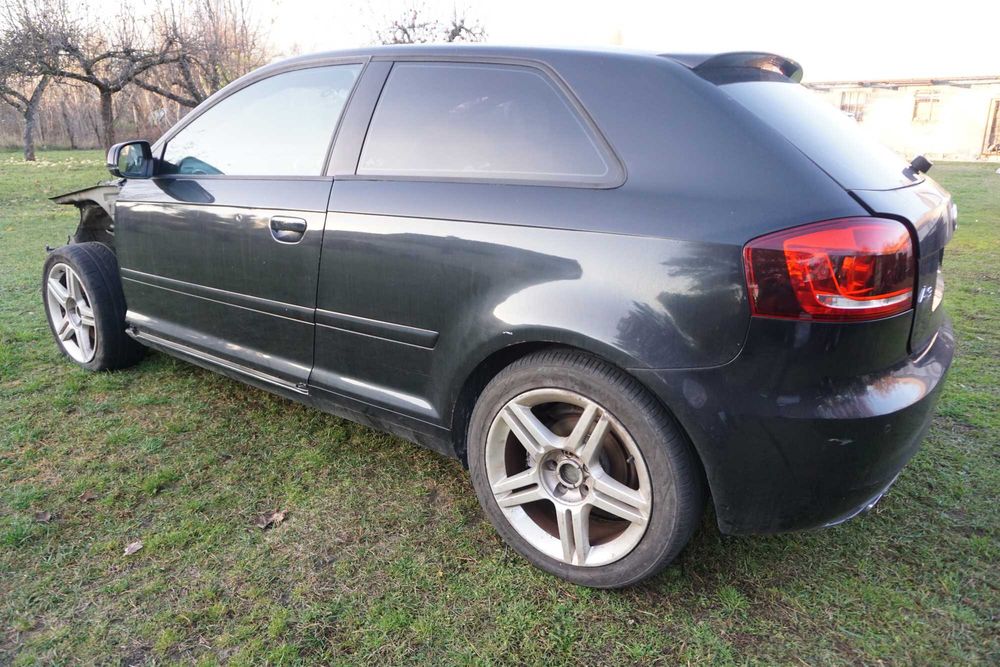 Audi a3 8p lift S-line drzwi lewe prawe klapa lampa tylna skóry Części