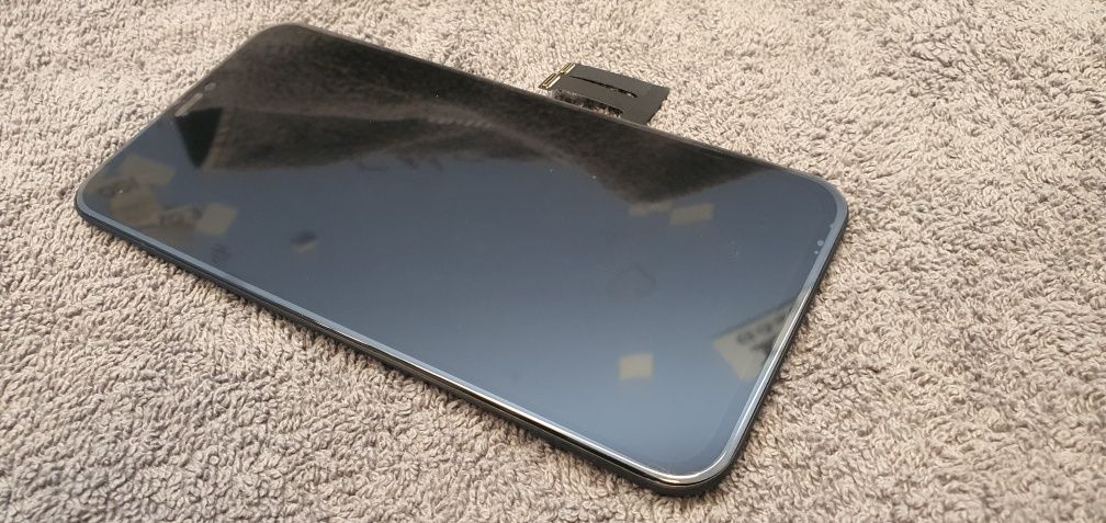 Wyświetlacz LCD Apple iphone 11 wymiana Wwa Powiśle ekran dotyk szybka