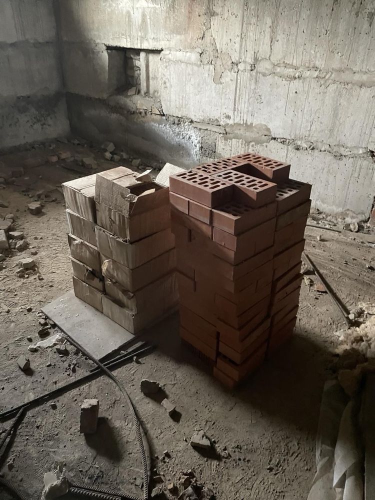 Продам залишки плитка фасадна та б/у шамотна цегла
