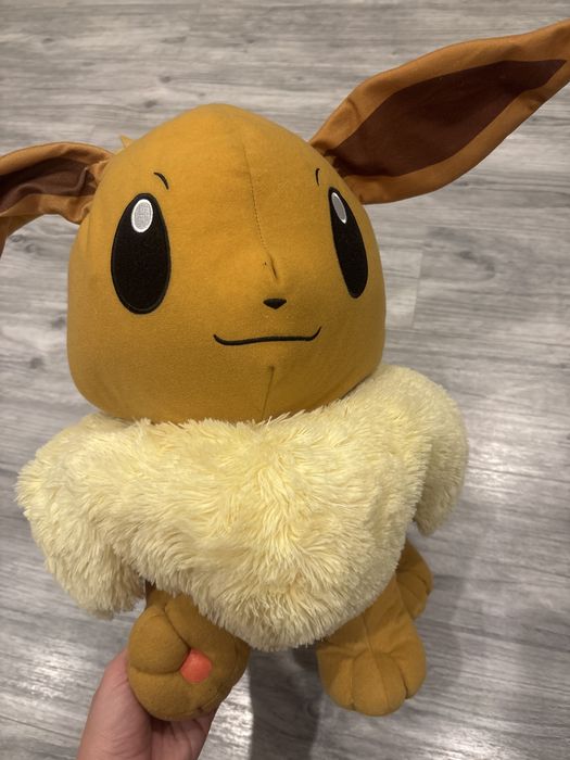 Eevee pokemon maskotka