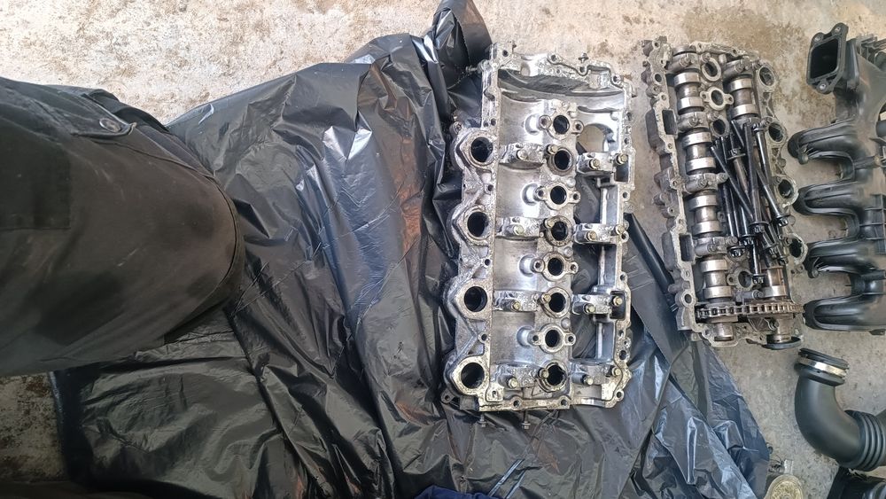 Пежо Головка і колектори  1.6 шістнадцять клапанів