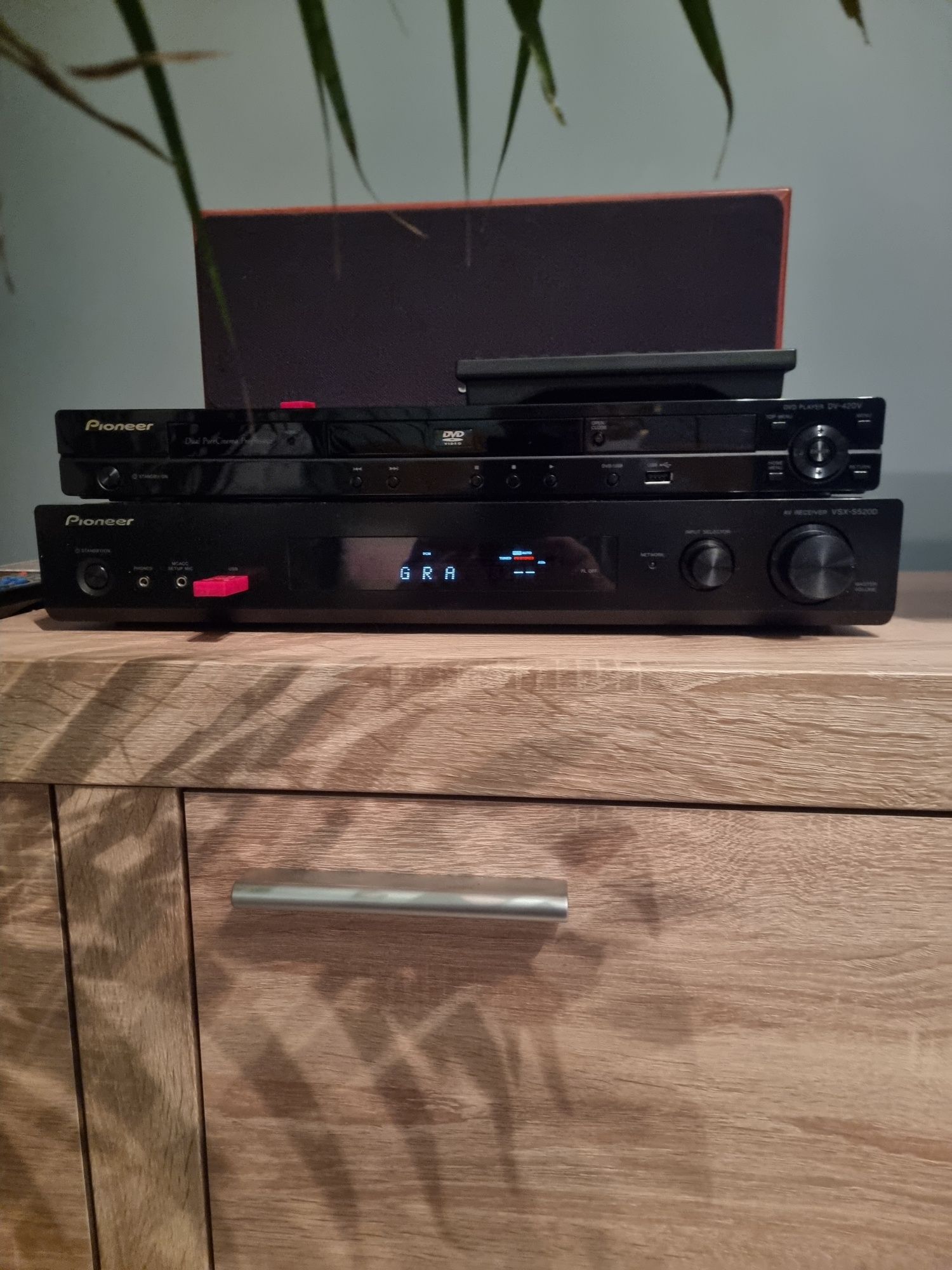 Amplituner  5.1 Pioneer VSX 520 D oraz DVD V 420V( kino domowe )