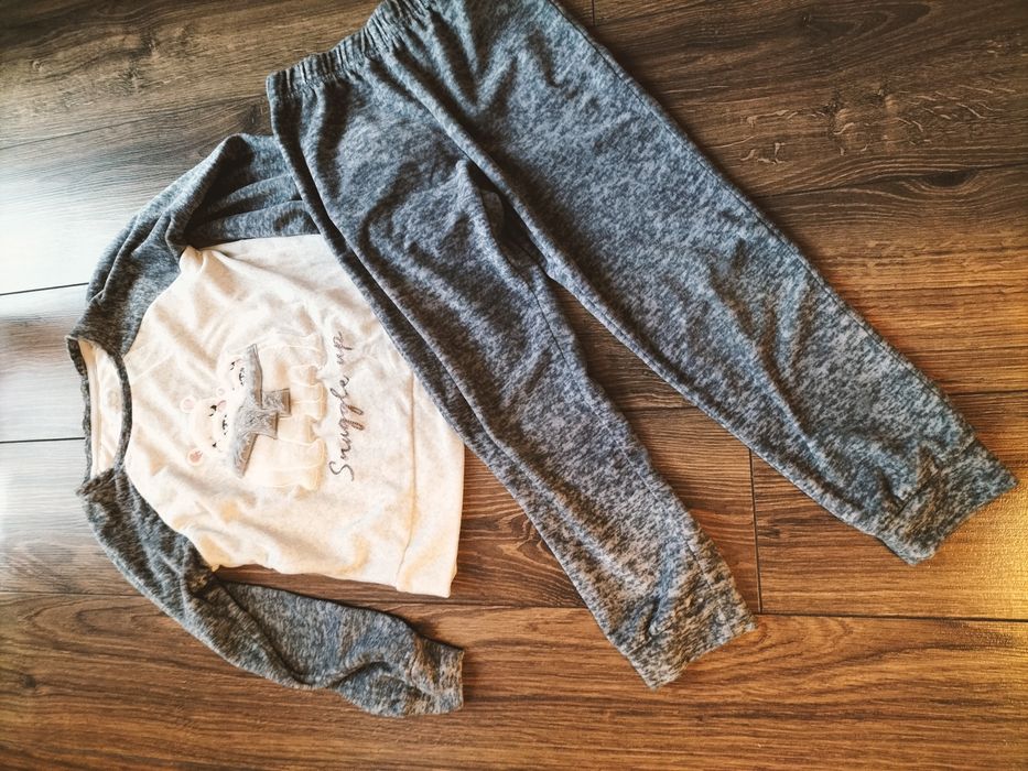 Śliczny mięciutki dres dresik dla dziecka misie polarne na 5-6 lat 116