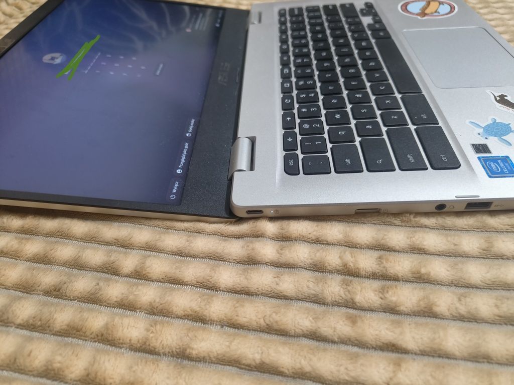 laptop Chromebook asus 14"