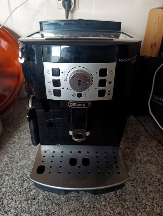 Máquina de café delongui