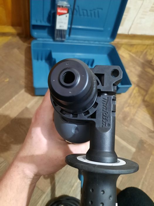 Стан нового,оригінал!!Перфоратор Makita HR 2470,780вт,2.4дж+свердла