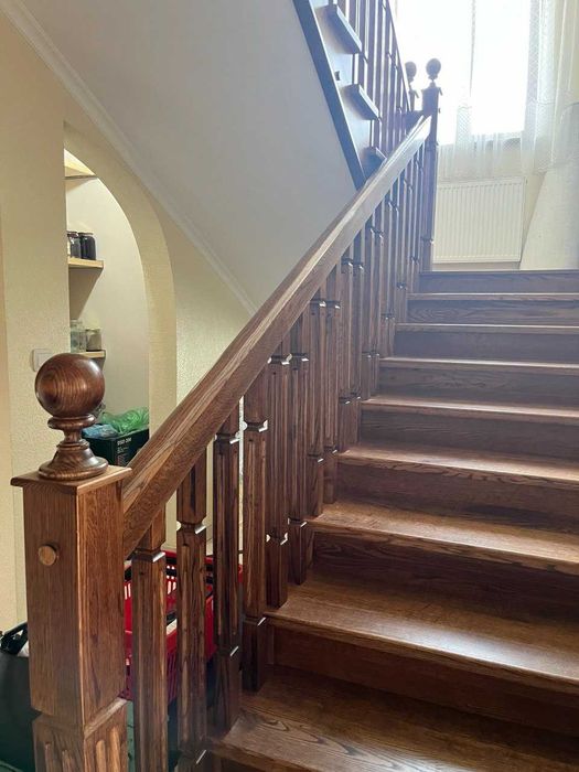 Продається сучасний приватний будинок с. Угринів 252 м2, 10 сот землі