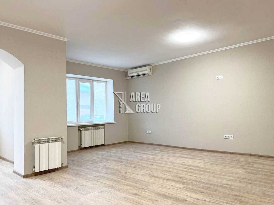 Центр! 1-кімнатна квартира-студія з ремонтом в самому центрі міста