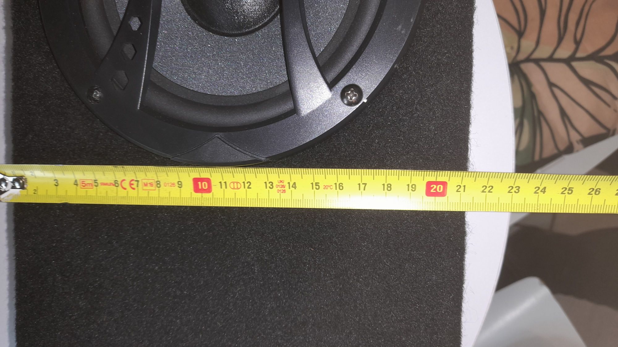 Mały subwooferek pod siedzenie  120rms jak na zdjęciu