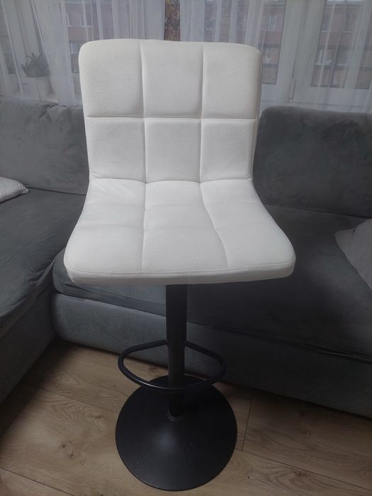 Hoker bialy z pokrowcem