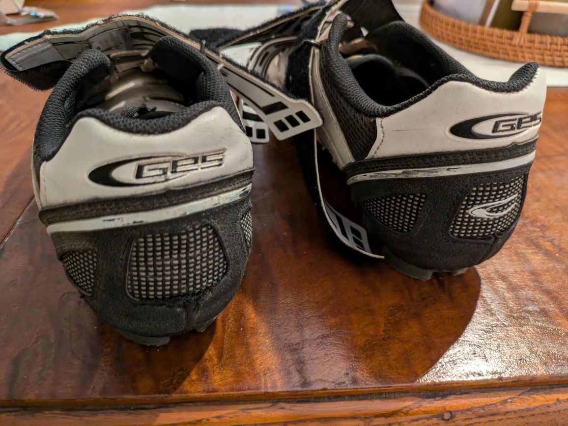 Sapatos BTT GES - T41