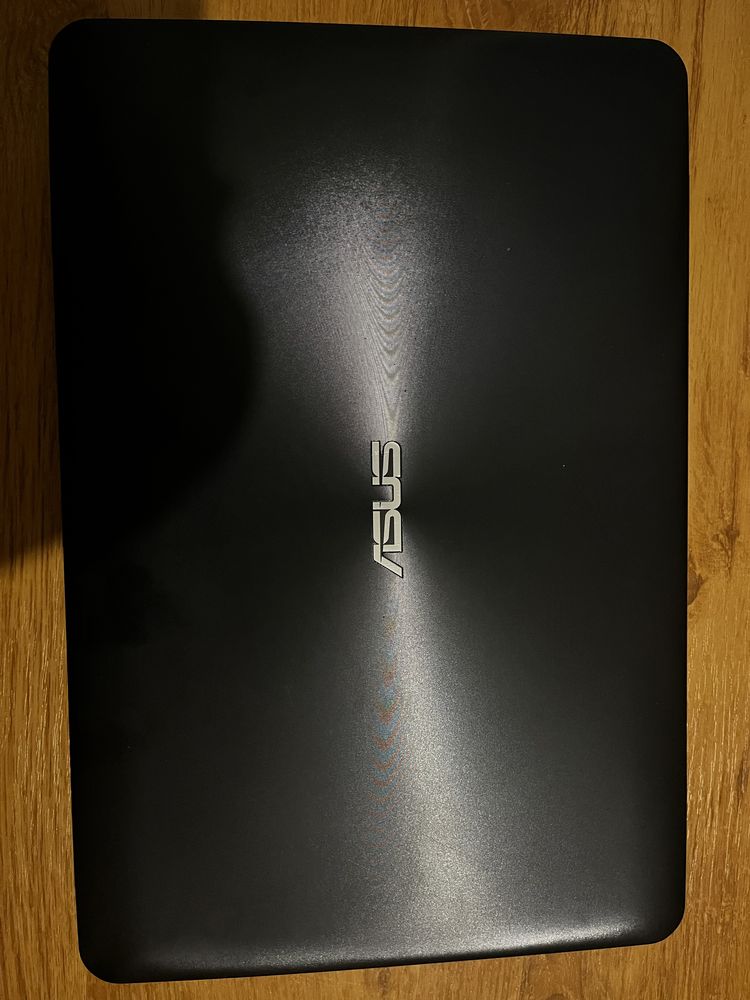 Laptop ASUS X555L