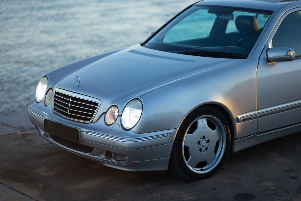 Mercedes-Benz E 320