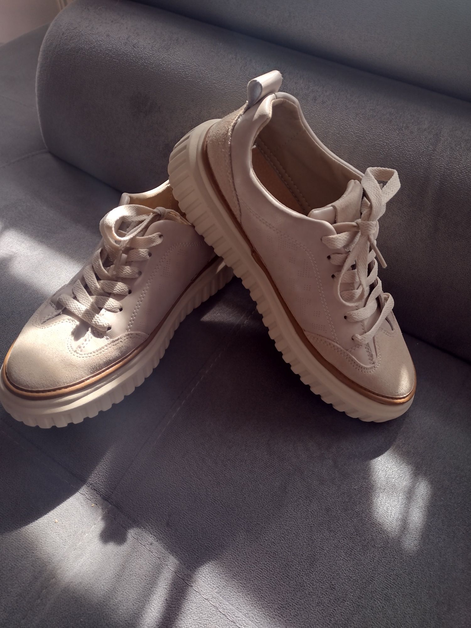 Sneakersy skórzane