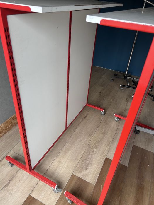 Sprzedam wyposazenie sklepu regały wieszaki półki lustro