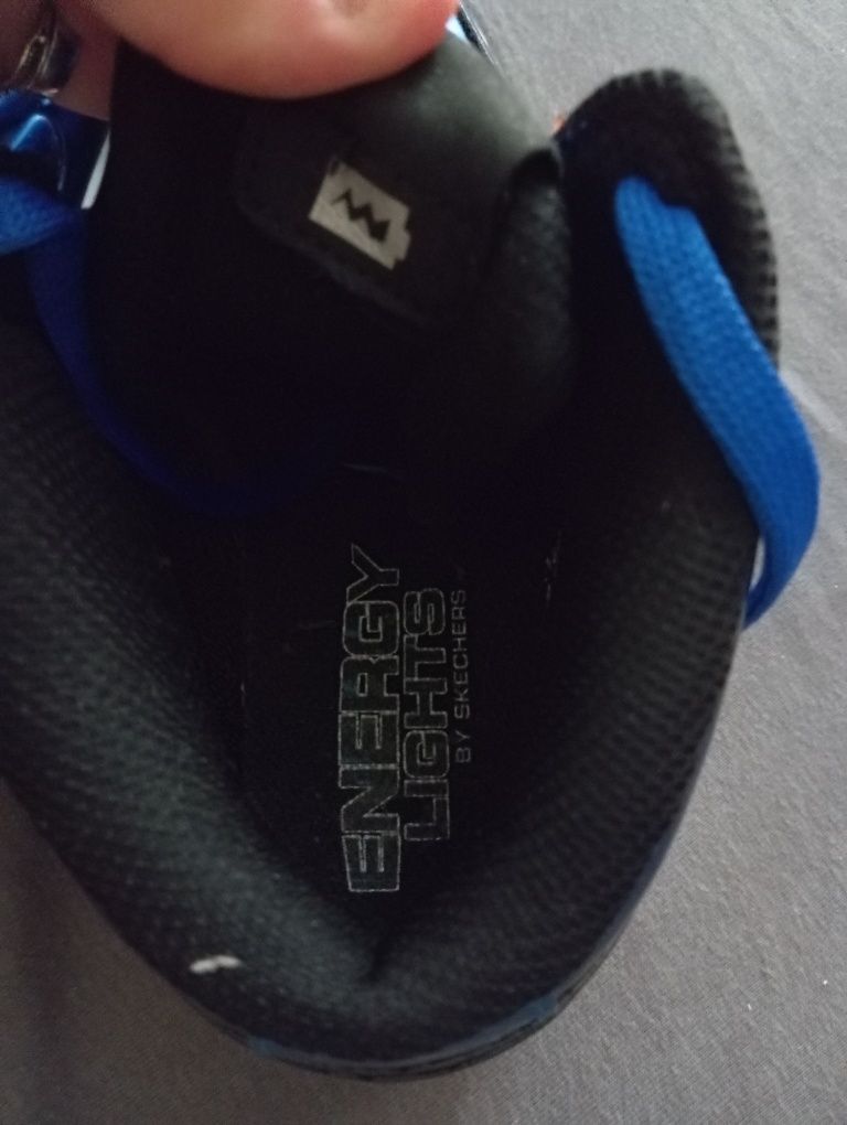 Tênis skechers energy