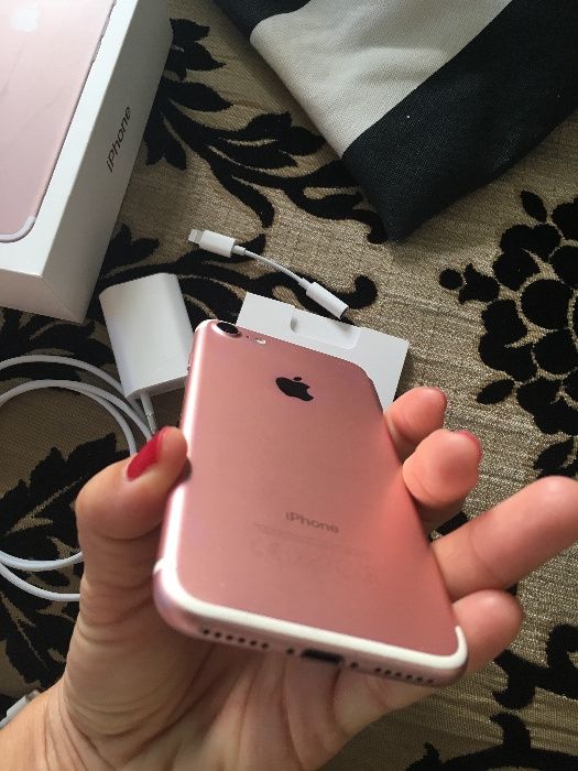Iphone 7 rose gold 32 GB stan idealny