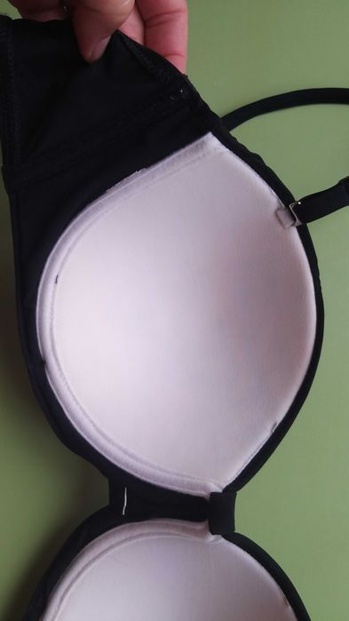 Раздельный черный купальник бандо со стразами