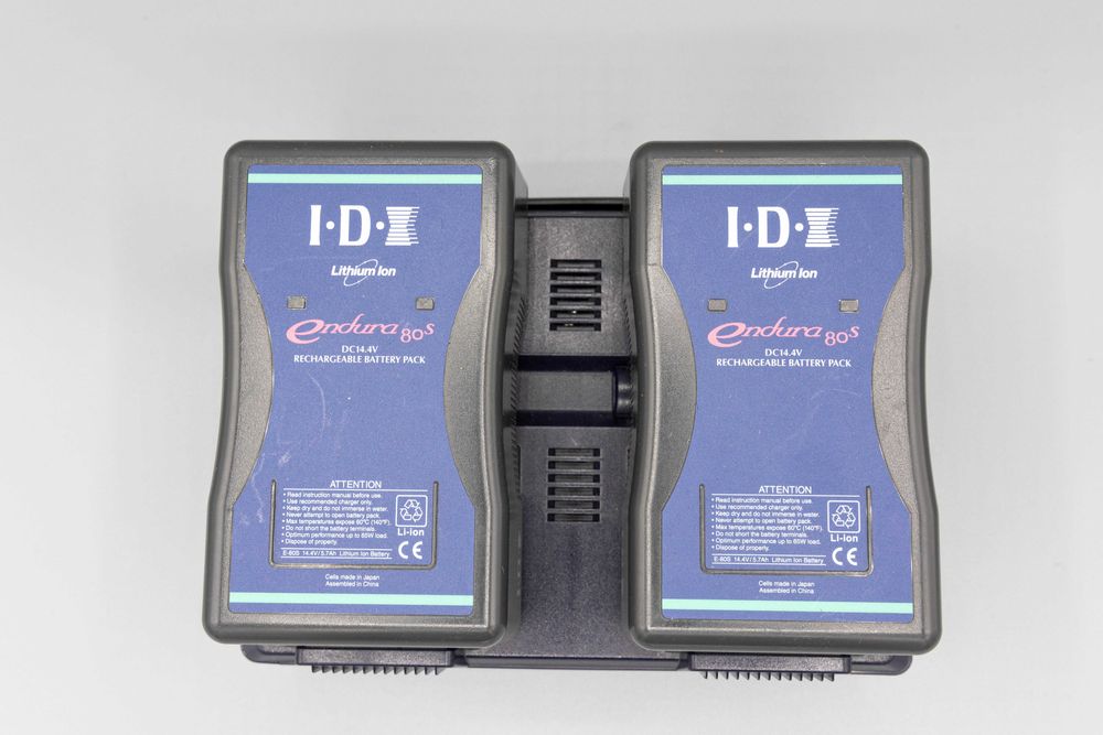 2 baterias IDX E7S + Carregador Duplo