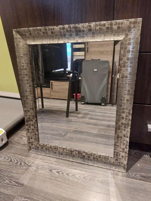 Lustro 52x62cm w dobrym stanie