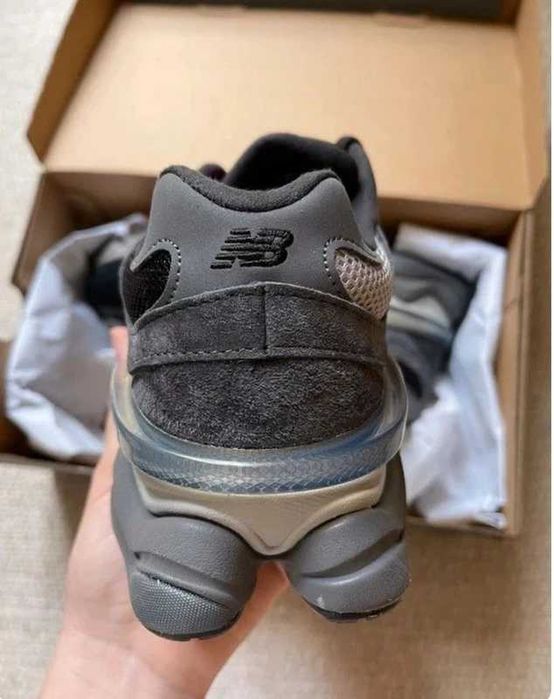 Buty Trampk New Balance 9060 Black Castlerock Grey R.39.5