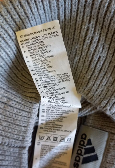 Шапка Adidas на 3-4 роки