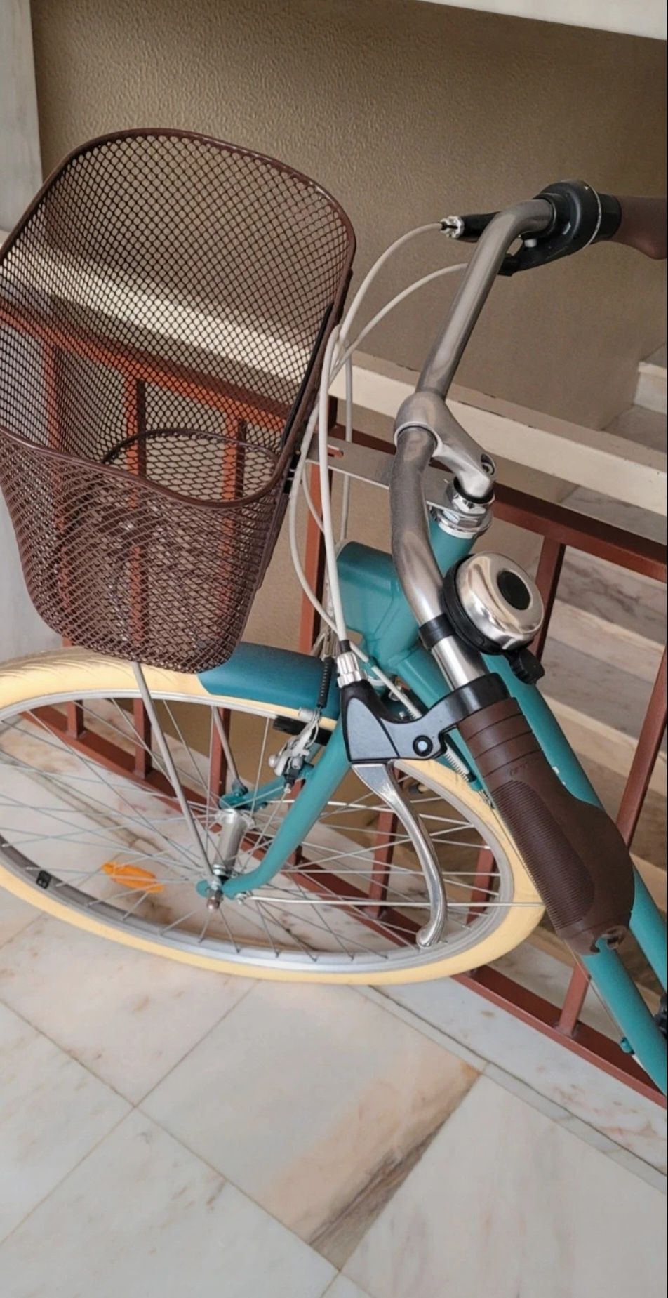 Bicicleta elops nova, usada uma vez