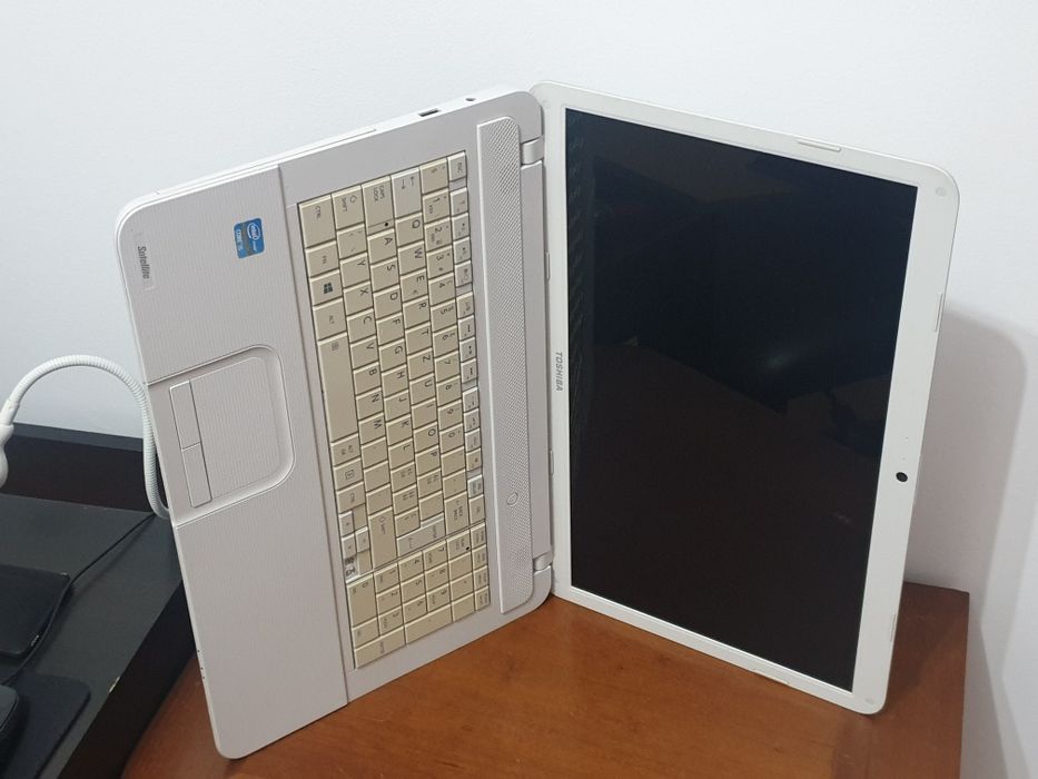 Portátil Toshiba Branco 17 Polegadas i5