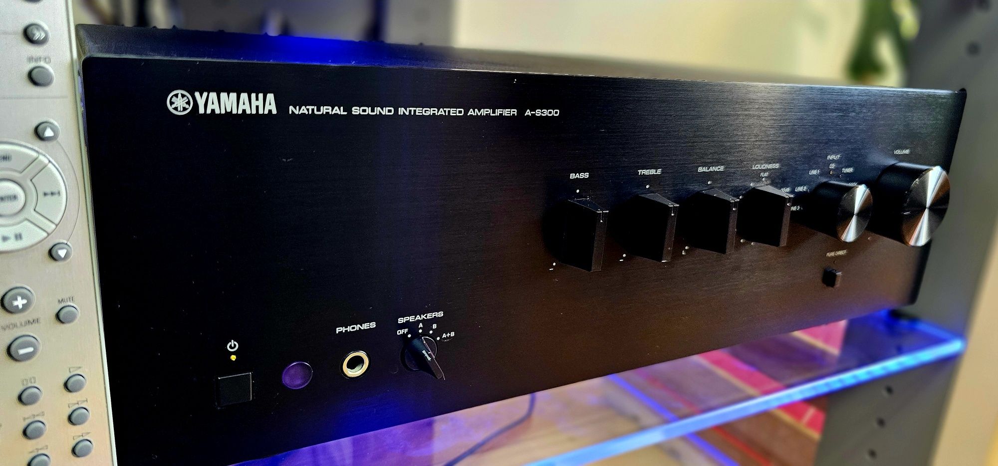 Yamaha A-S300 Zintegrowany wzmacniacz mocy+oryginalny pilot bdb.stan