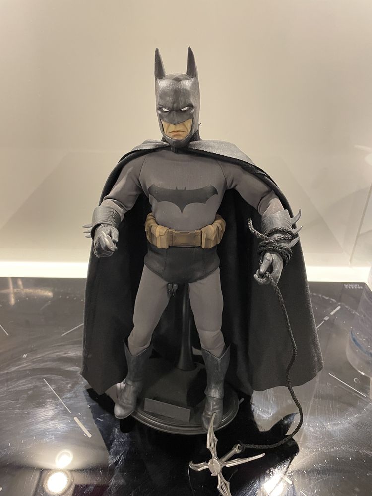 Batman - figurka 1/6 Custom - na wzór Hot Toys - DC Comics