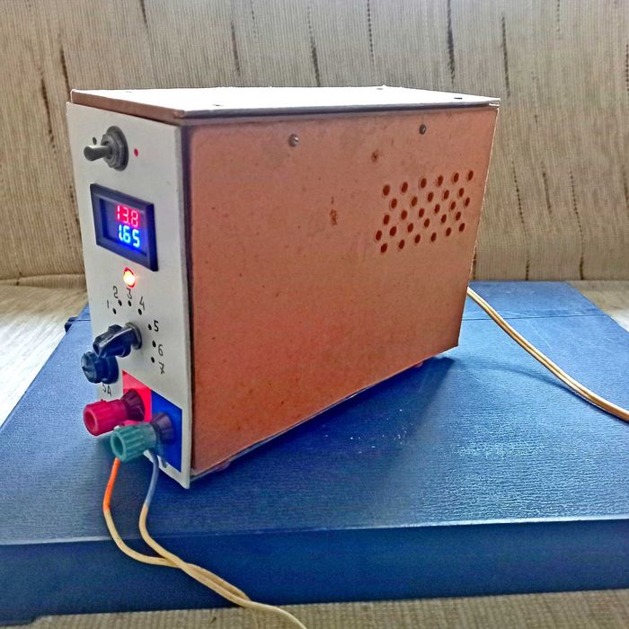 Зарядное трансформаторное 6A/ 12 -19,8V 6A с индикацией V и А.