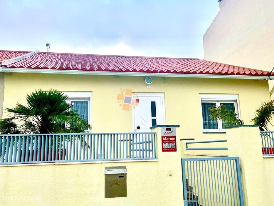 Moradia V3 Remodelada no centro do Feijó - Mobilada, equipada e ser...