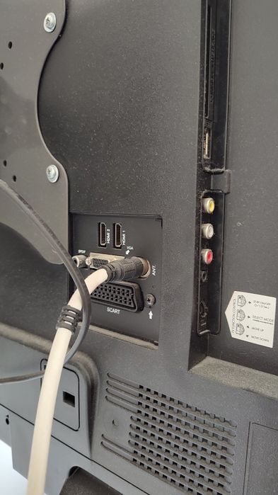 Telewizor Sharp 32 cale uszkodzony