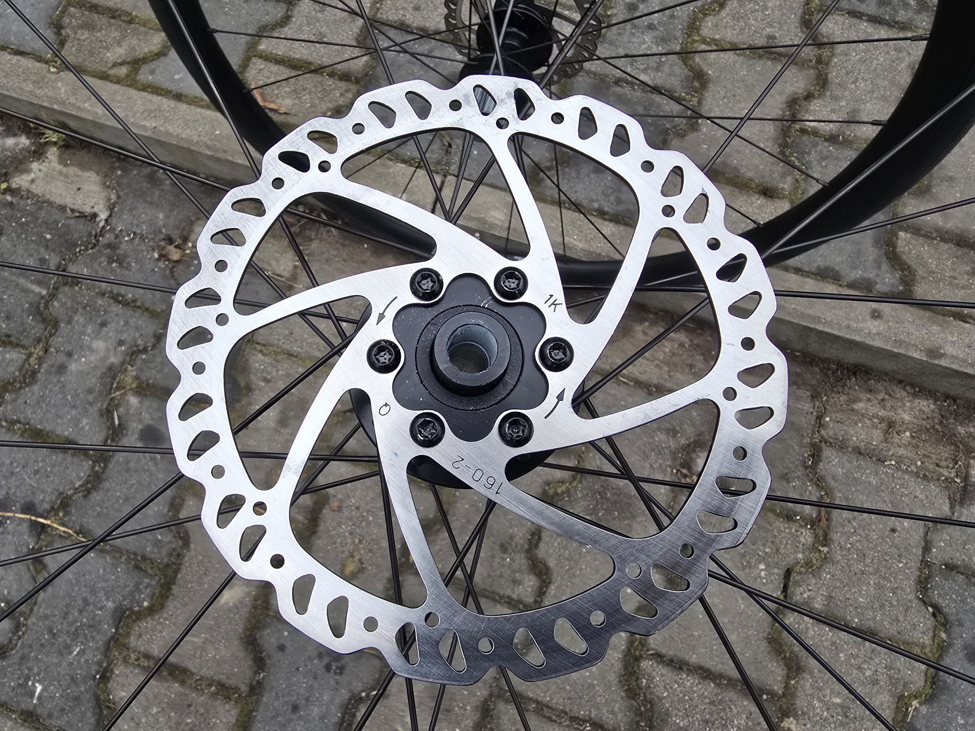 Komplet kół gravel/szosa Giant pod tarczę i sztywne osie