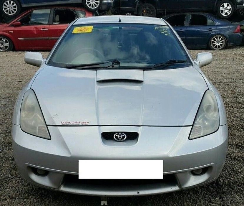 Toyota Celica 1.8 VVT-i de 2001 disponível para peças