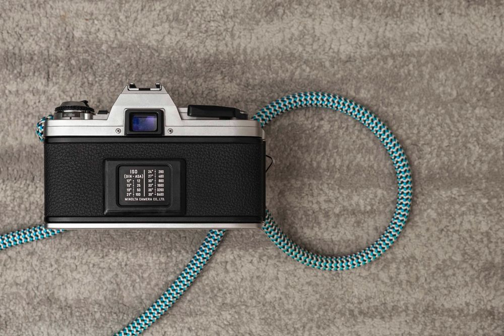 Minolta X-300 + Erno 28mm f/2.8 [Ou MD 50mm f/1.7] - (testada e limpa)