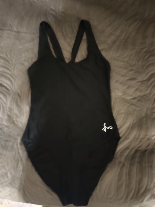 Жіночий суцільний купальник