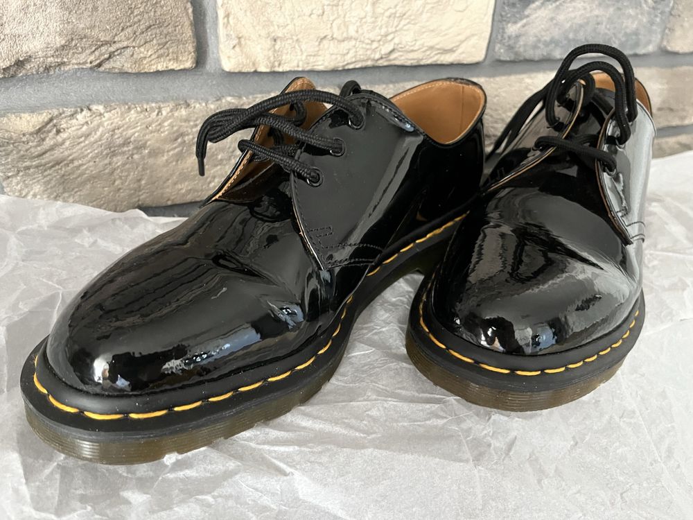 Туфлі жіночі Dr. Martens 42 EU