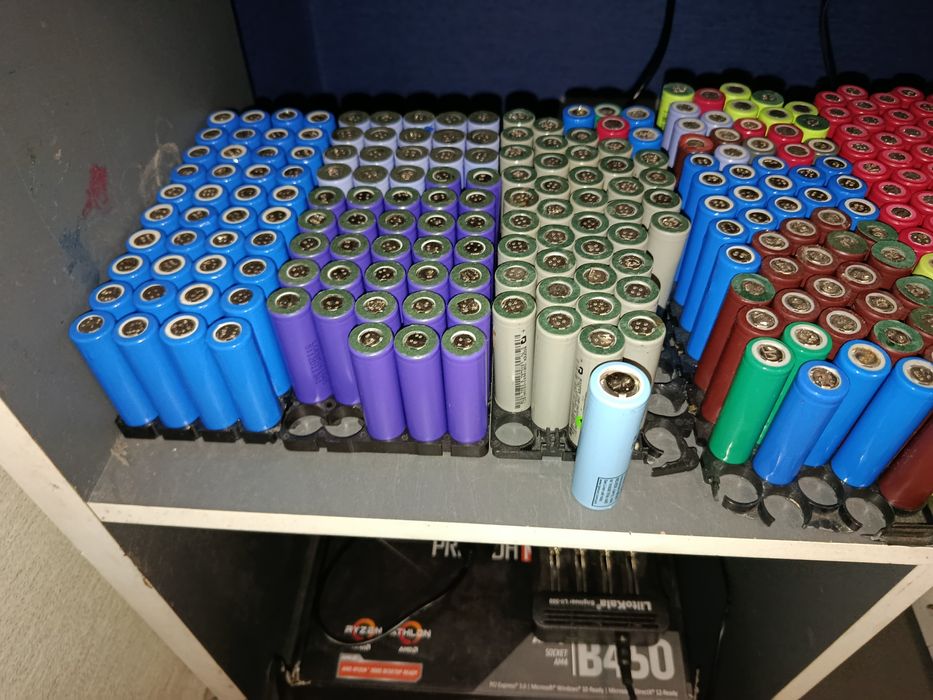 Продаю елементи живлення 18650 різних ємностей для повербанків,LiFePo4