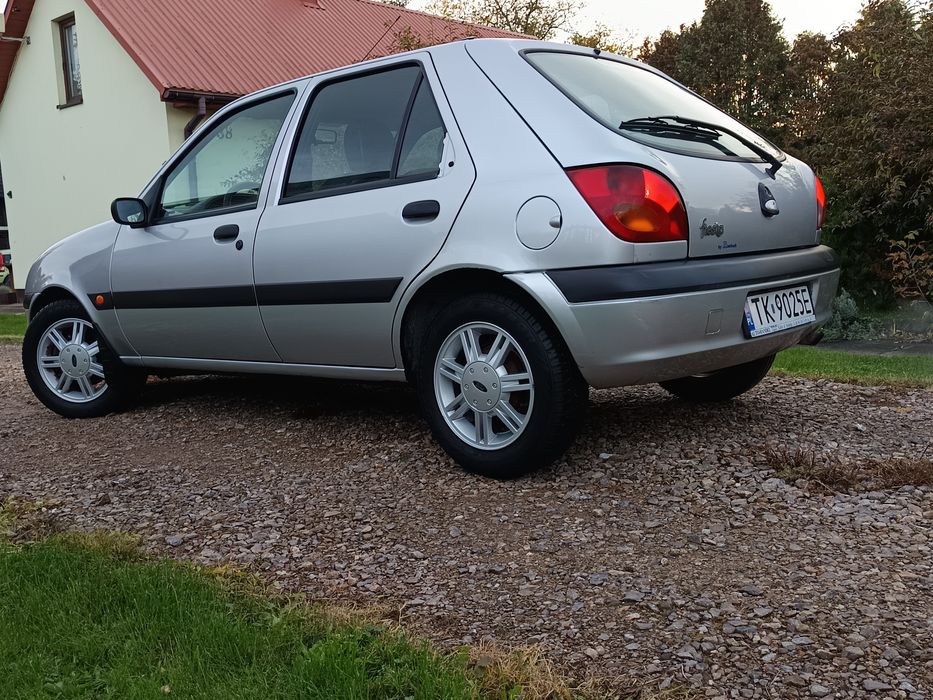Ford Fiesta 1.8TD Super stan! Klimatyzacja ! El szyby! Doinwestowana !
