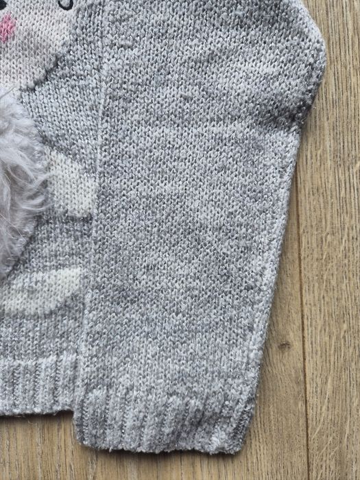 Sweterek  z króliczkiem 98 reserved