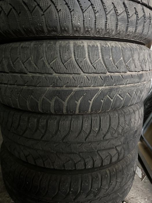 Шины Bridgestone Ice Cruiser 7000S 225/65 R17 102T б/у
