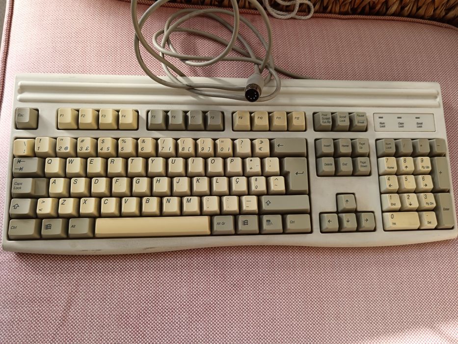 Teclado Mitsumi KPQ-E99ZC-13