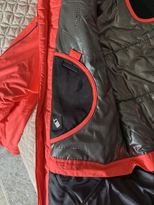 Продаю жіночу гірськолижну куртку Snow Headquarter