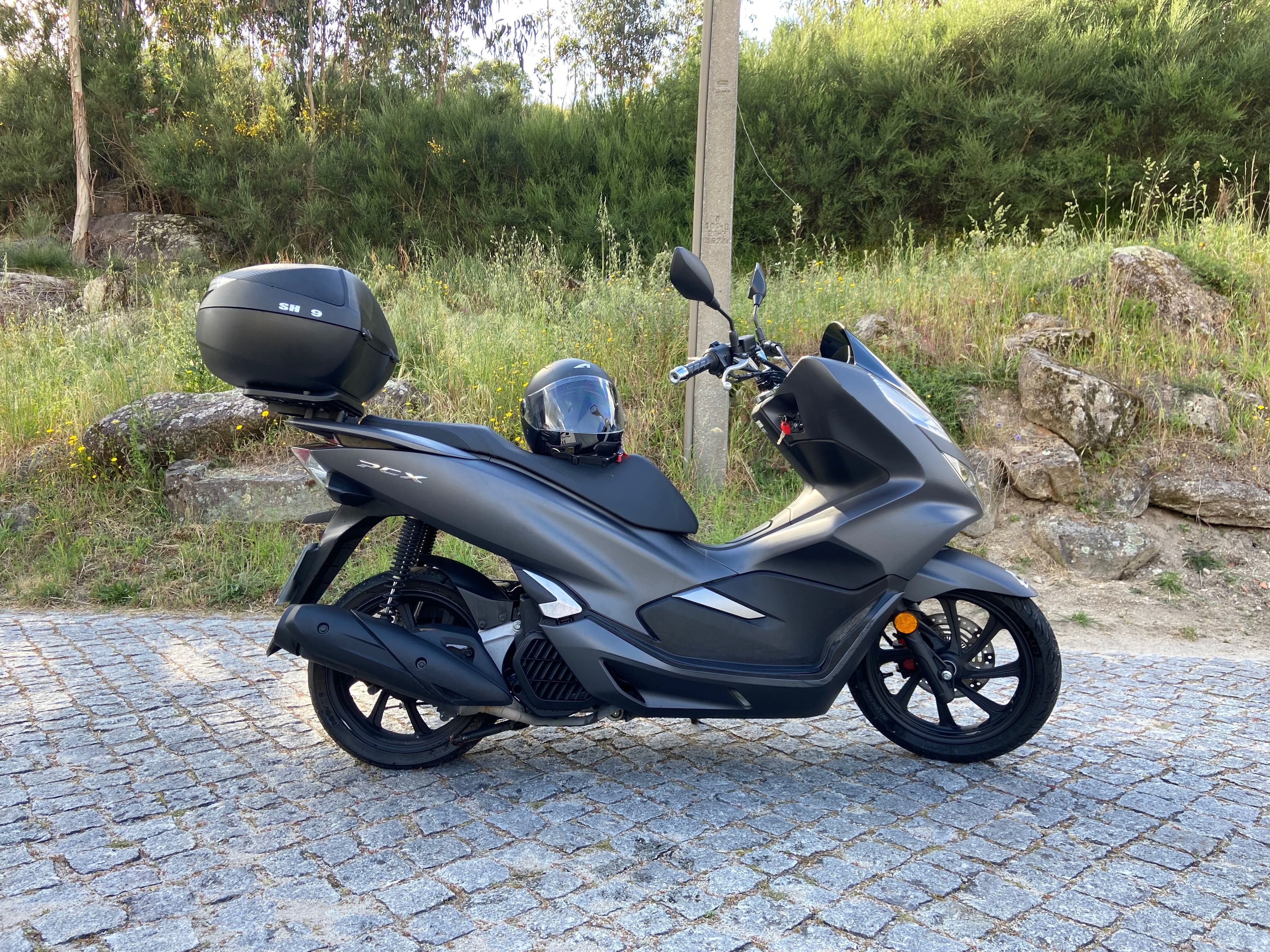 Honda PCX125  + Mala + Capacete