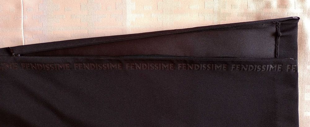 FENDISSIME Saia longa preto